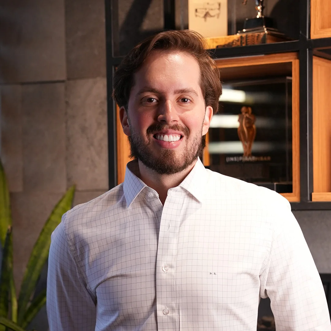 Higor Zanelato no case de arquitetura de alto padrão, posicionamento e growth desenvolvido pela Mastrangeli Co.